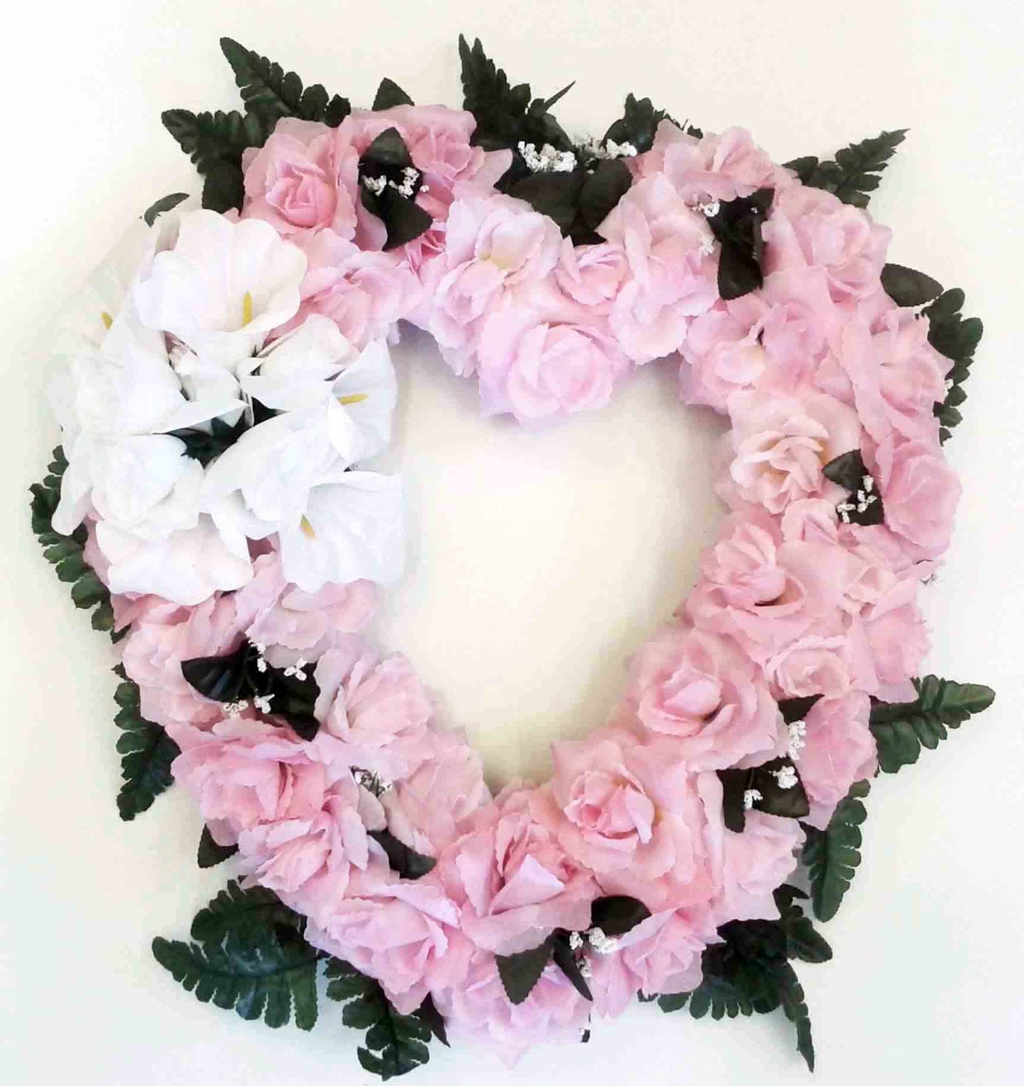 Artificial flower heart wreath