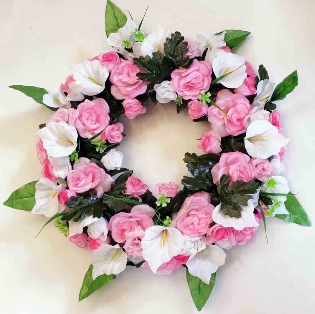 Artificial flower wreath