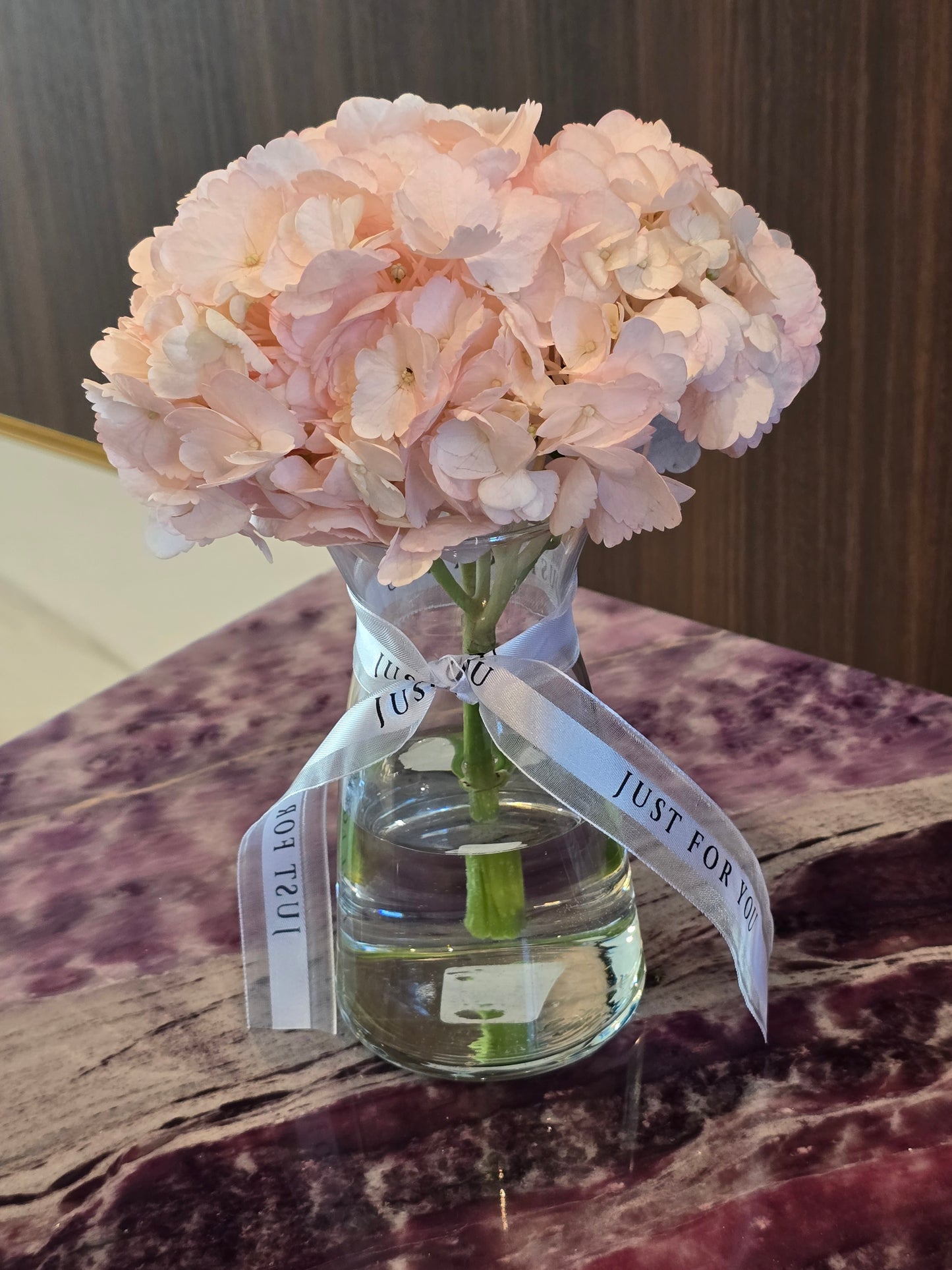 Hydrengae centrepiece