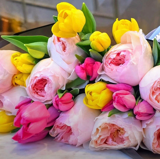 Rose/Tulip Mixed Bouquet